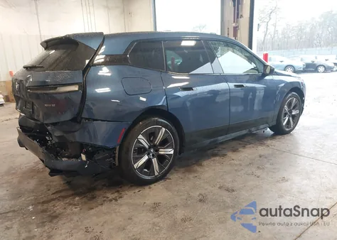 2025 BMW Ix xDrive50 из США, поврежденный, VIN WB523CF02SCU47905